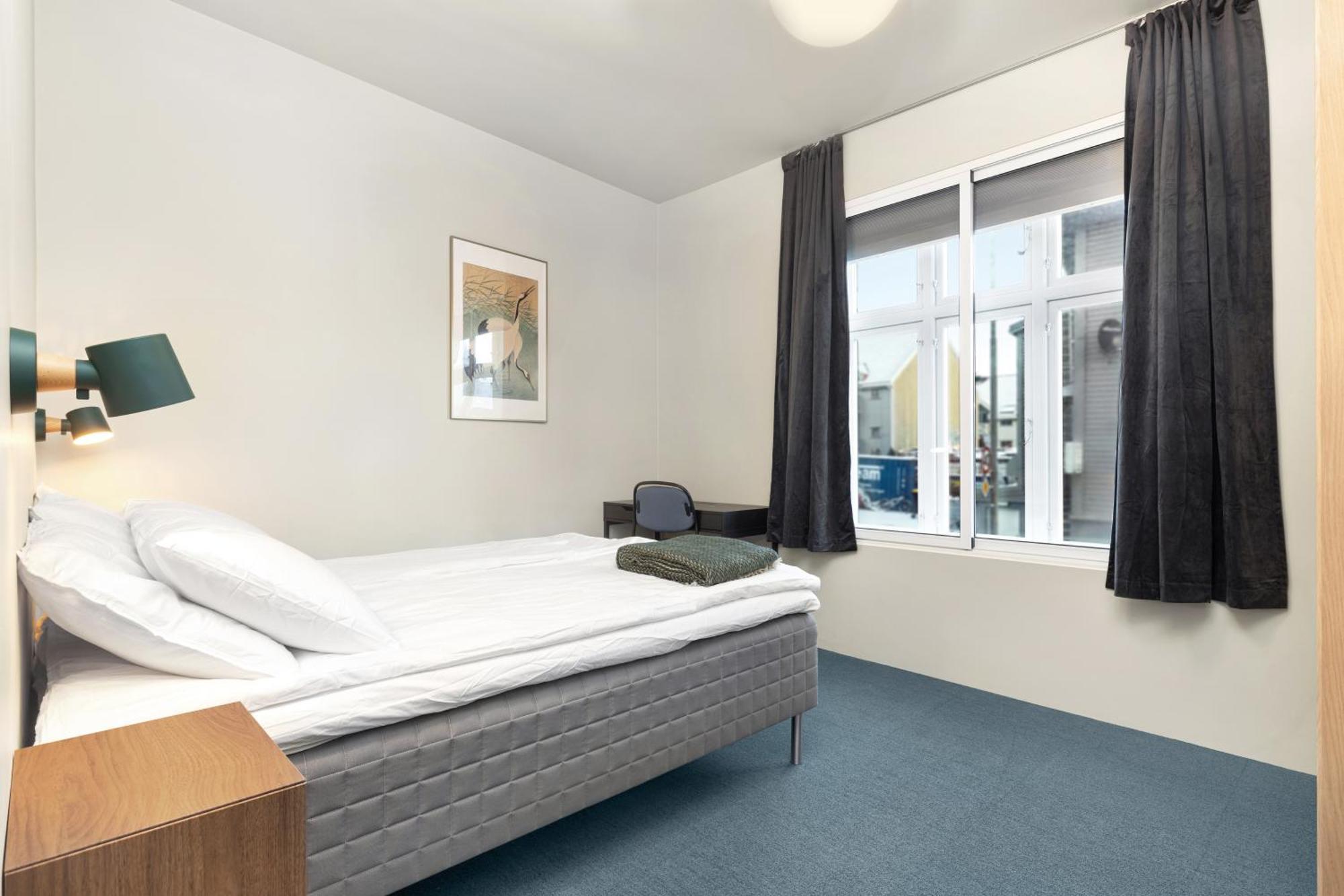 Central Guest House - Bedroom With Private Bathroom Ставангер Стая снимка