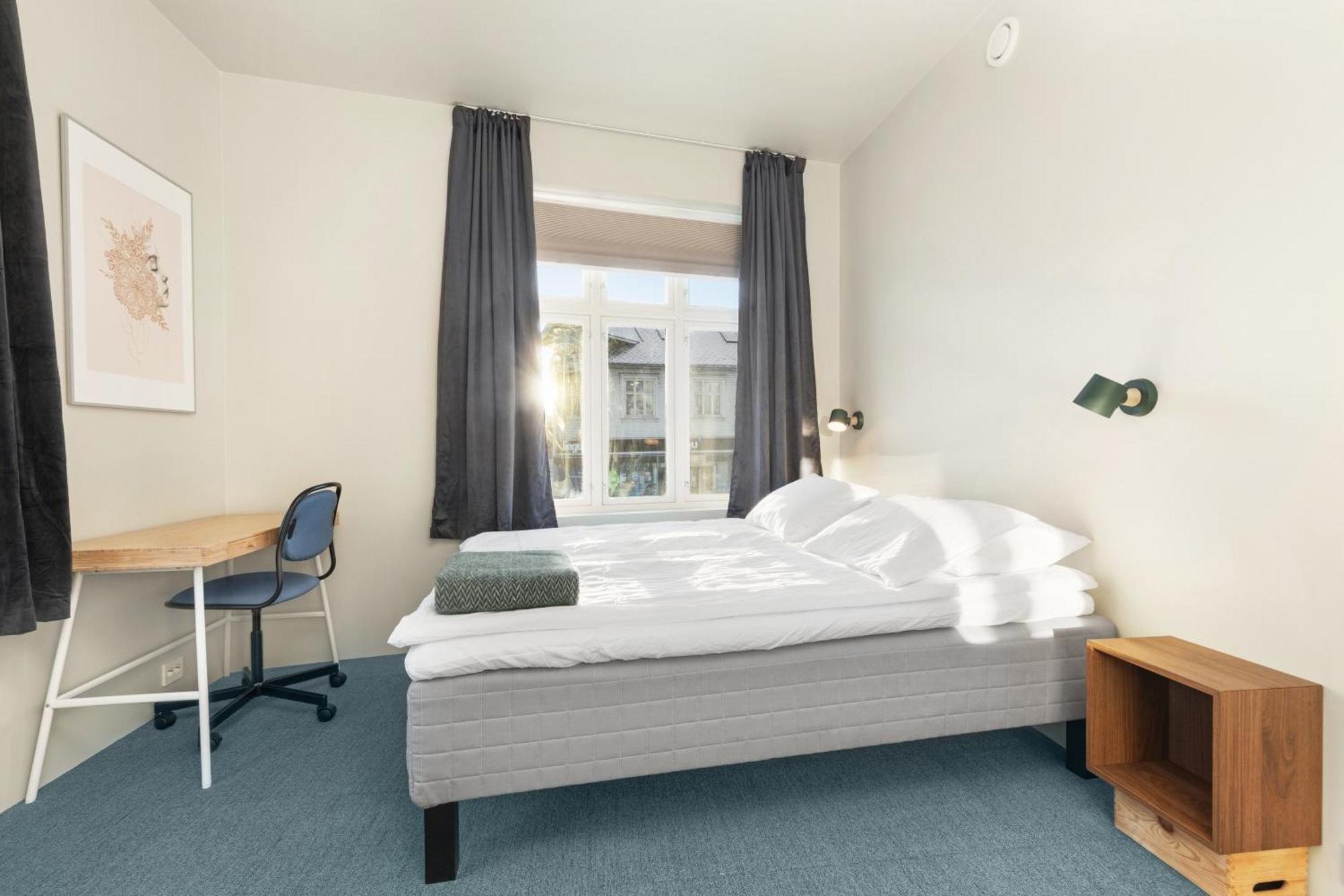 Central Guest House - Bedroom With Private Bathroom Ставангер Стая снимка