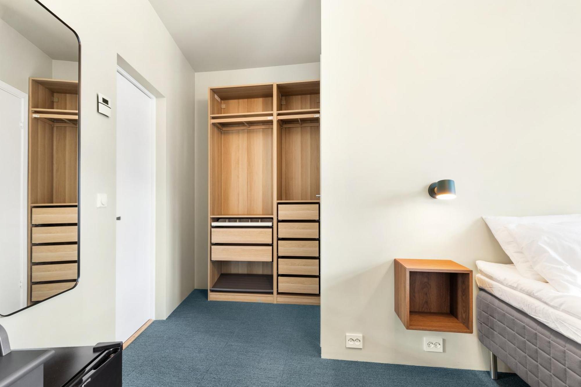 Central Guest House - Bedroom With Private Bathroom Ставангер Стая снимка